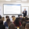 Guvernatori i Banka Qendrore e Republikës së Kosovës në Fakultetin e Biznesit – diskutim për stabilitetin financiar