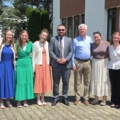 Vizitë akademike ndërkombëtare dhe forcim i bashkëpunimit institucional ndërmjet Fakultetit Juridik të Universitetit “Haxhi Zeka” dhe delegacionit nga Shtetet e Bashkuara të Amerikës