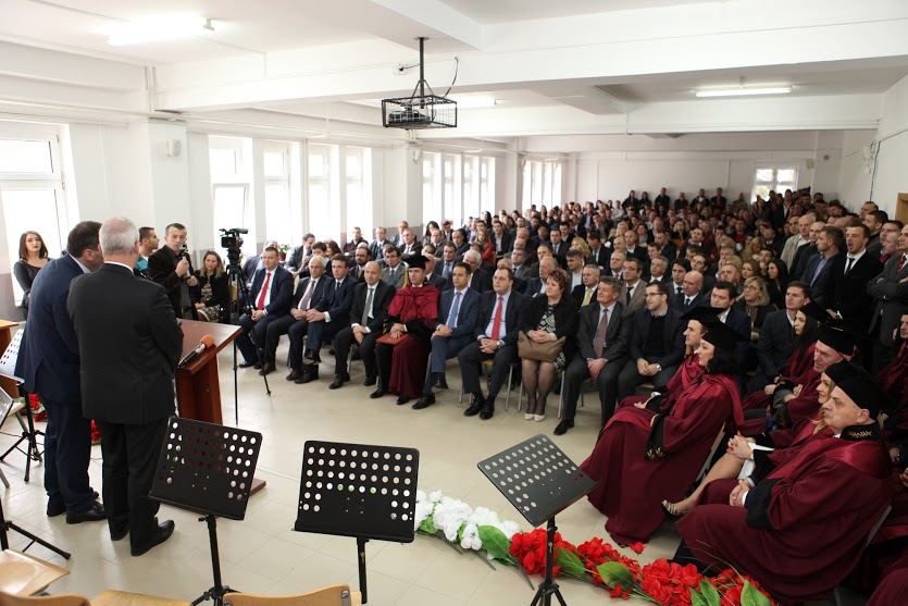 Shënohet tre vjetori i universitetit “Haxhi Zeka” në Pejë