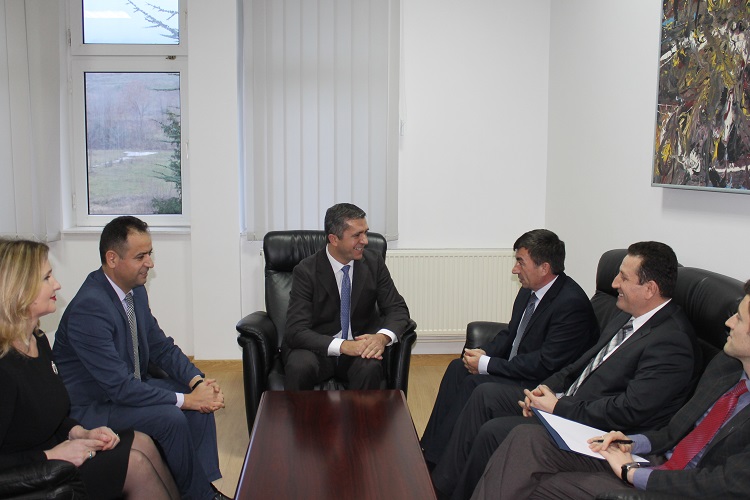 Ministri i Arsimit, Shkencës dhe Tekonologjisë Prof. Dr. Arsim Bajrami vizitoi Universitetin “Haxhi Zeka” në Pejë
