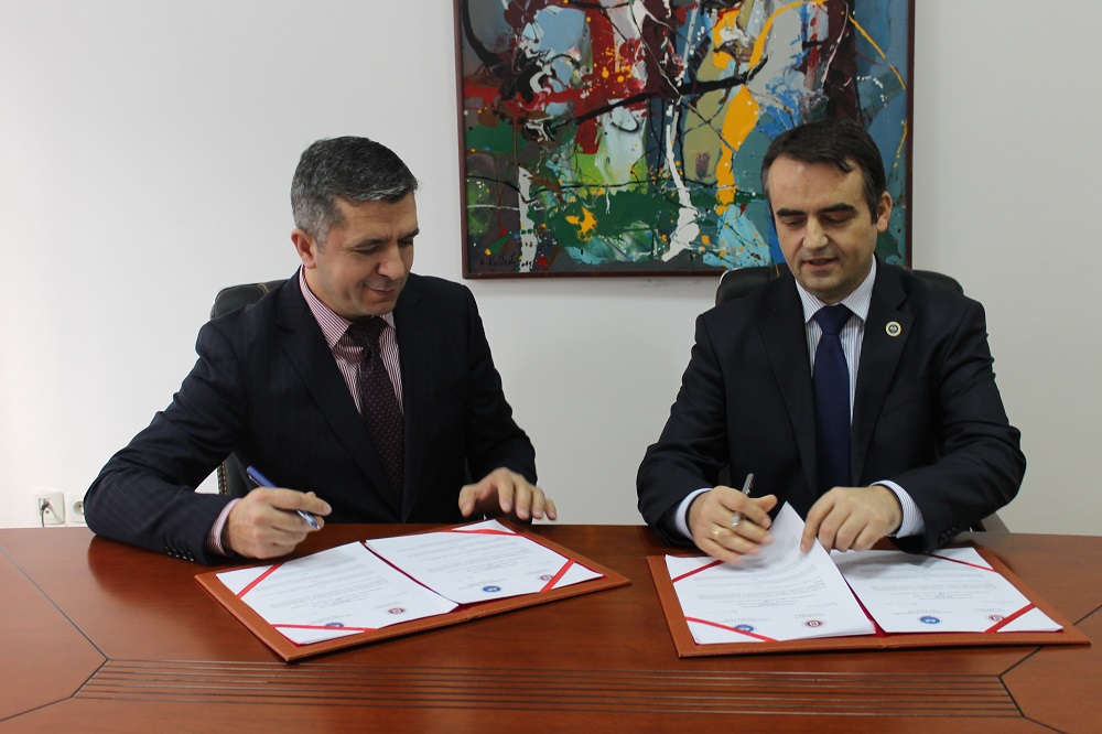 Universiteti “Haxhi Zeka” në Pejë dhe Universiteti “Isa Boletini” nga Mitrovica nënshkruan marrëveshje bashkëpunimi