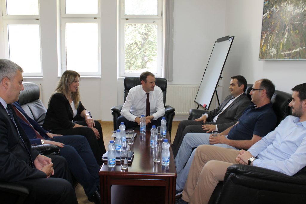Rektori Millaku u takua me homologun e tij nga Universiteti i Mitrovicës
