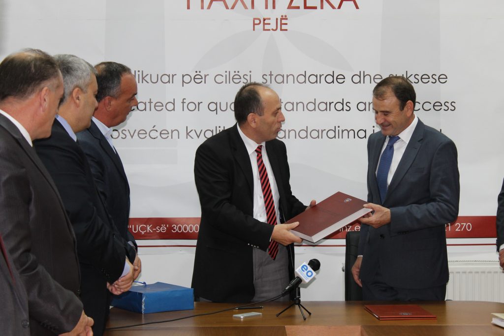 Lidhet Memorandum Bashkëpunimi ndërmjet Ministrisë së Mjedisit dhe Planifikimit Hapësinor, dhe Universitetit “Haxhi Zeka ”në Pejë.