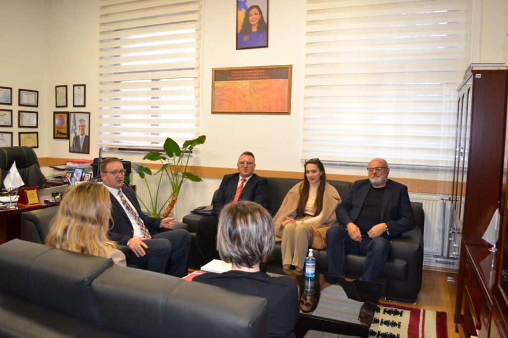 Rektori Krasniqi vizitë në Universitetin e Gjakovës “Fehmi Agani”
