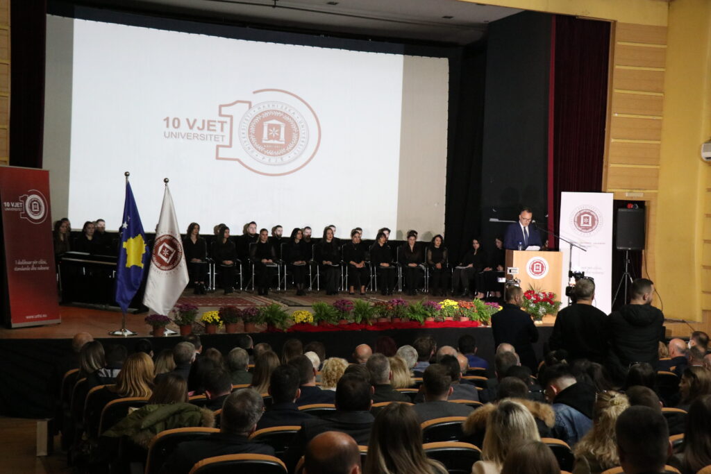 Universiteti “Haxhi Zeka” feston 10 vjetorin e themelimit