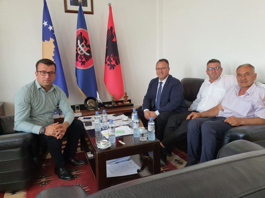 Rektori i UHZ-së takohet me kryetarin e Komunës së Istogut   