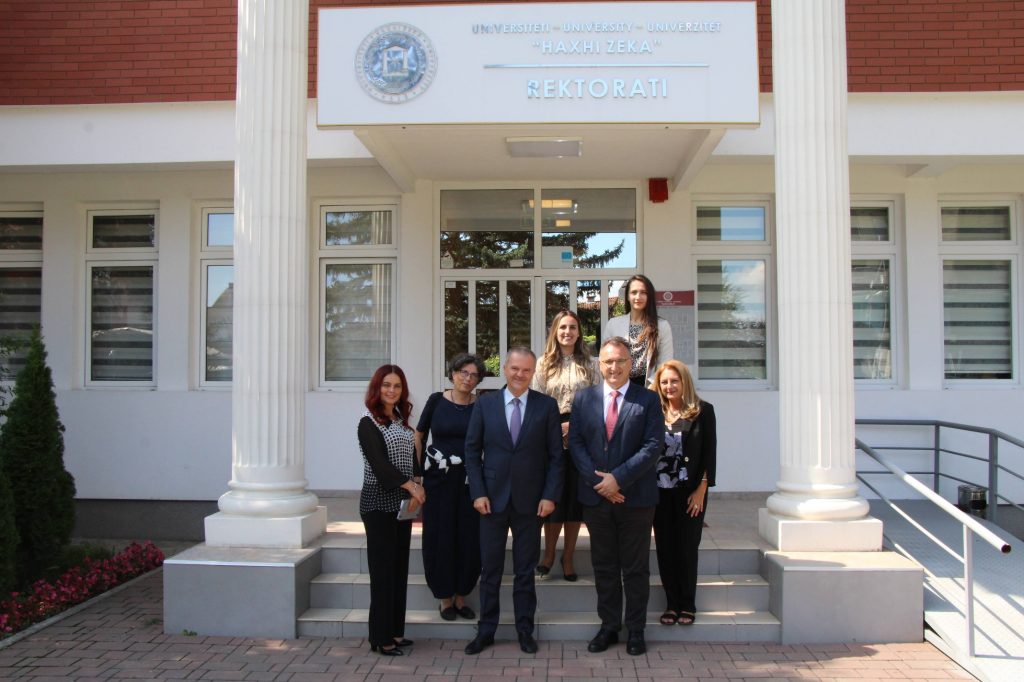 Takim pune me ambasadorin e Italisë në Kosovë