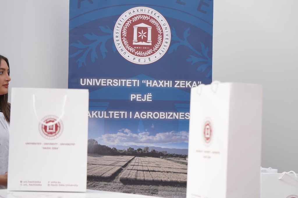 Fakulteti i Agrobiznesit merr pjesë në Panairin e produkteve bujqësore AGROKOS