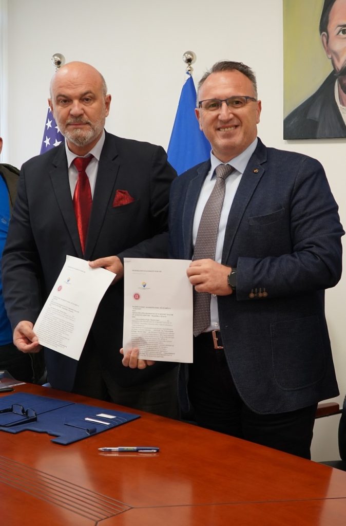 UHZ nënshkruan marrëveshje bashkëpunimi me shoqatën e Promovimit të Turizmit Malor të Kosovës (SHPTMK)
