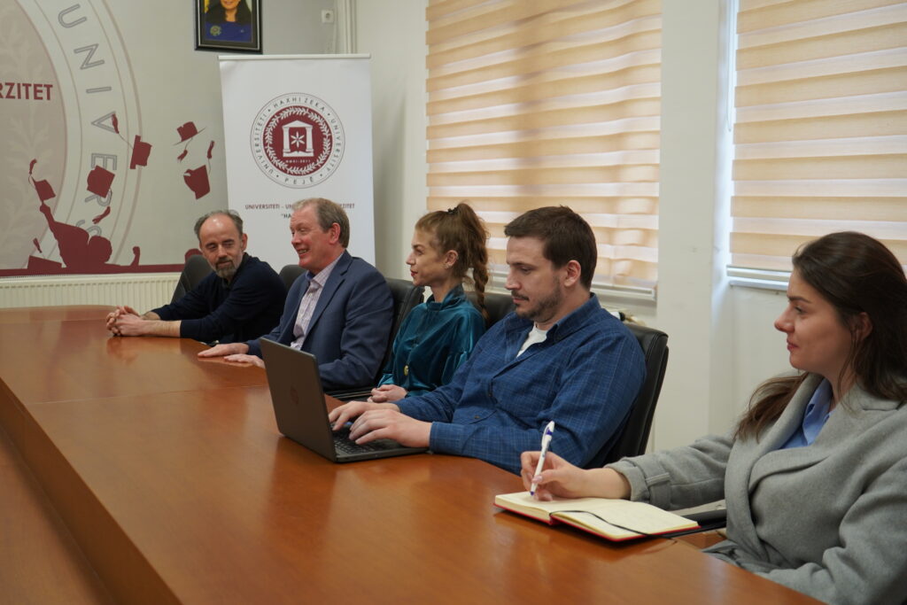 Delegacioni i USAID gjatë vizitës në Universitetin “Haxhi Zeka”