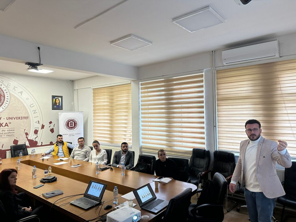 Anëtarët e UHZ gjatë punëtorisë GreenWB për sipërmarrje dhe inovacion