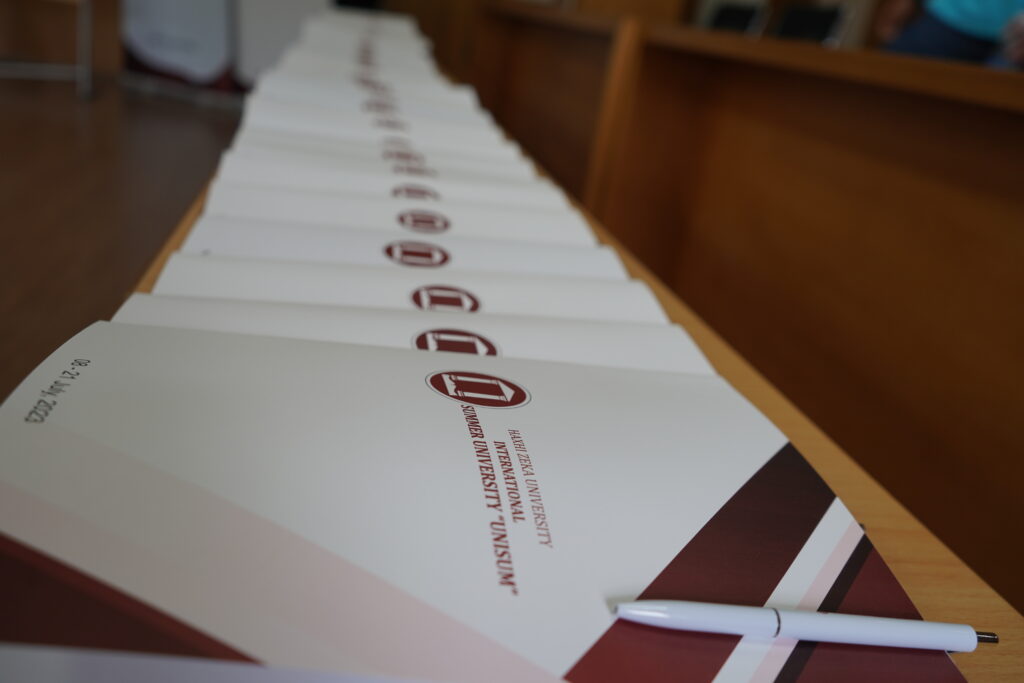 Ceremonia hapëse e UNISUM 2024 në Universitetin “Haxhi Zeka”