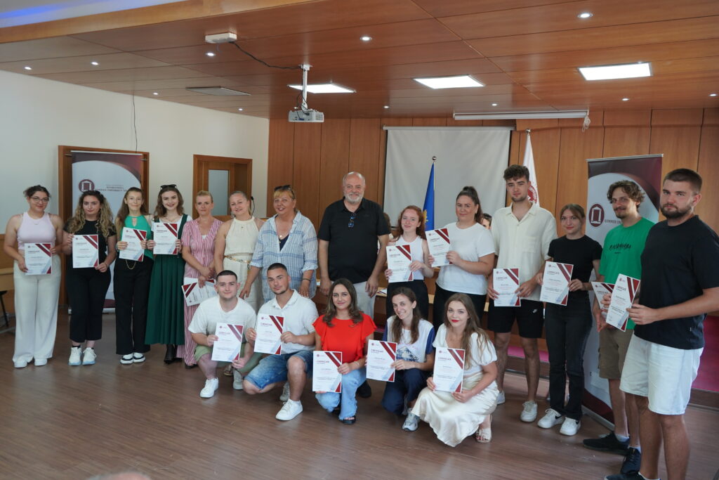 Studentë dhe profesorë në UNISUM 2024, Universiteti “Haxhi Zeka”