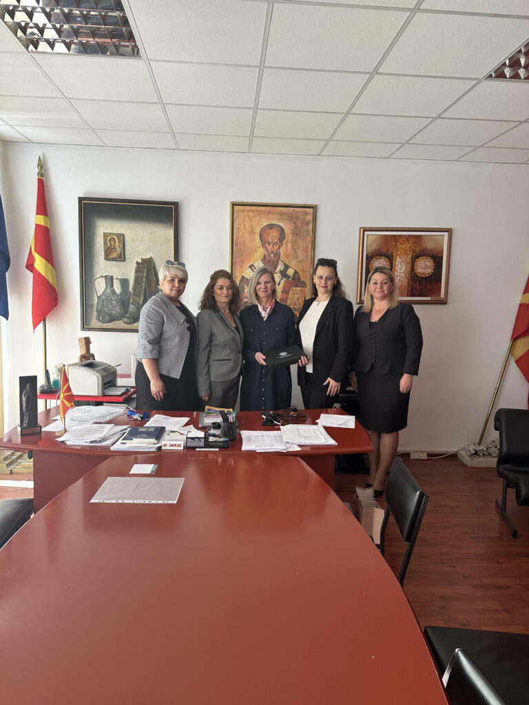 Stafi akademik dhe administrativ i UHZ gjatë vizitës në Universitetin Shën Klementi në Ohër