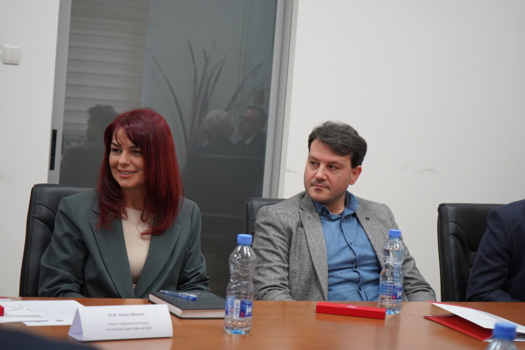 Paneli i diskutimit për arsimin artistik në Ditën e Alfabetit Shqip, Universiteti Haxhi Zeka