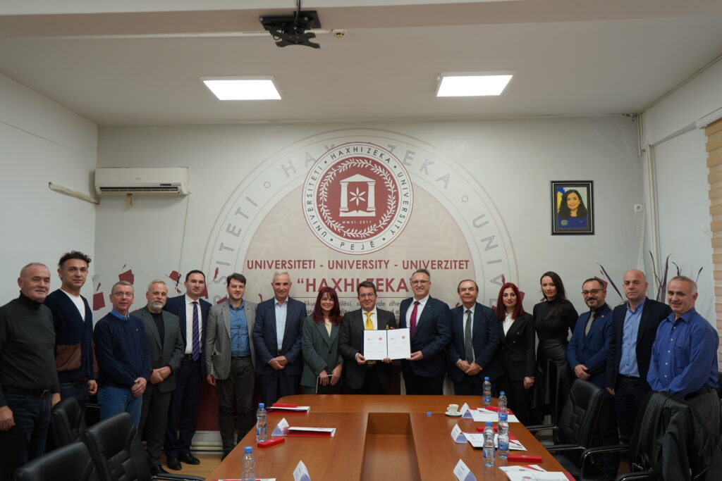 Nënshkrimi i marrëveshjes mes UHZ dhe Universitetit të Arteve të Tiranës për Ditën e Alfabetit Shqip