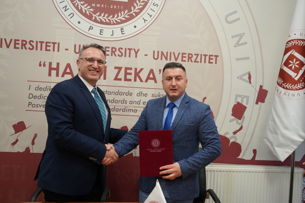 "Nënshkrimi i marrëveshjes mes Universitetit Haxhi Zeka dhe Universitetit të Tetovës"