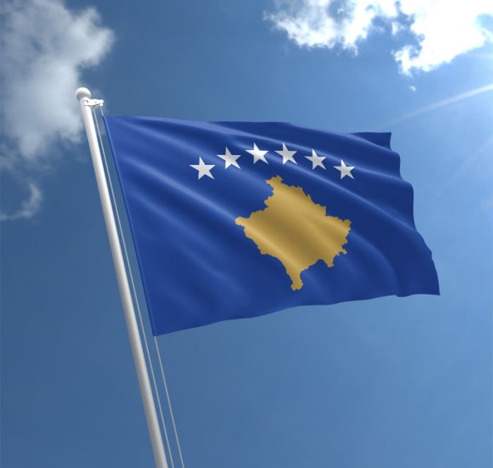 Flamuri i Kosovës valëvitet në Universitetin e Haxhi Zeka për Ditën e Pavarësisë – 17 Shkurt