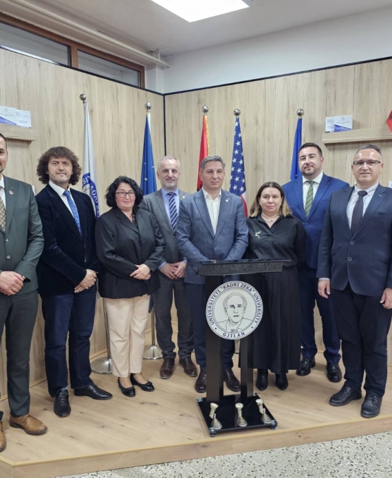 Rektori i Universitetit “Haxhi Zeka” në Konferencën e Rektorëve në Gjilan, prill 2025