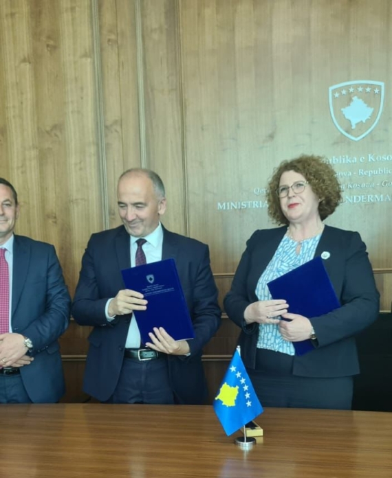 Nënshkrimi i marrëveshjes për Inkubatorin e Biznesit në Universitetin Haxhi Zeka në Pejë