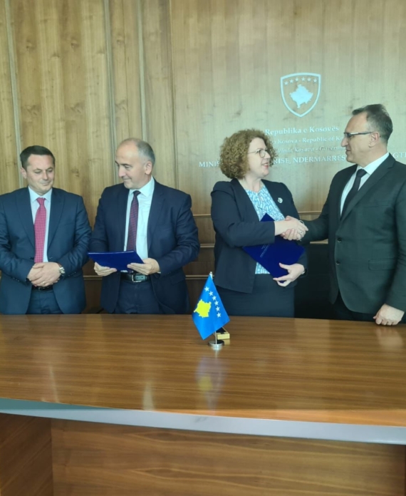 Nënshkrimi i marrëveshjes për Inkubatorin e Biznesit në Universitetin Haxhi Zeka në Pejë