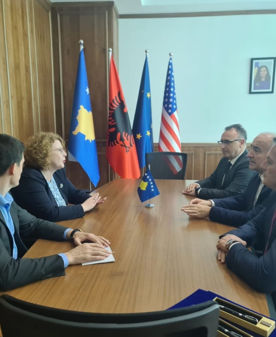 Nënshkrimi i marrëveshjes për Inkubatorin e Biznesit në Universitetin Haxhi Zeka në Pejë