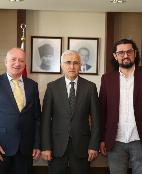 Delegacioni i Universitetit “Haxhi Zeka” gjatë vizitës në Universitetin Osmangazi, Turqi, prill 2025