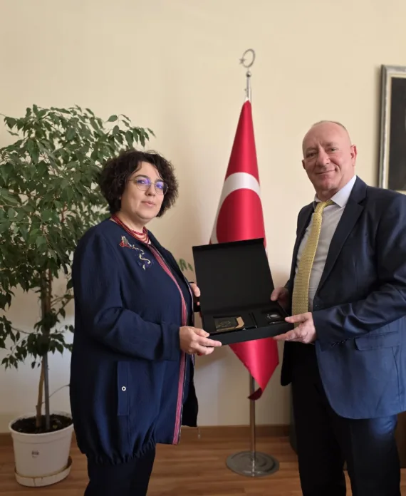 Delegacioni i Universitetit “Haxhi Zeka” gjatë vizitës në Universitetin Osmangazi, Turqi, prill 2025