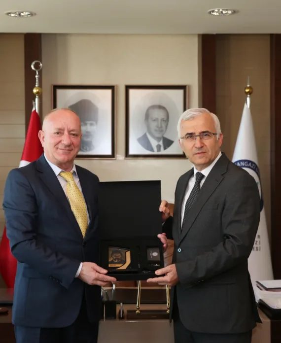 Delegacioni i Universitetit “Haxhi Zeka” gjatë vizitës në Universitetin Osmangazi, Turqi, prill 2025