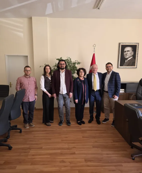 Delegacioni i Universitetit “Haxhi Zeka” gjatë vizitës në Universitetin Osmangazi, Turqi, prill 2025