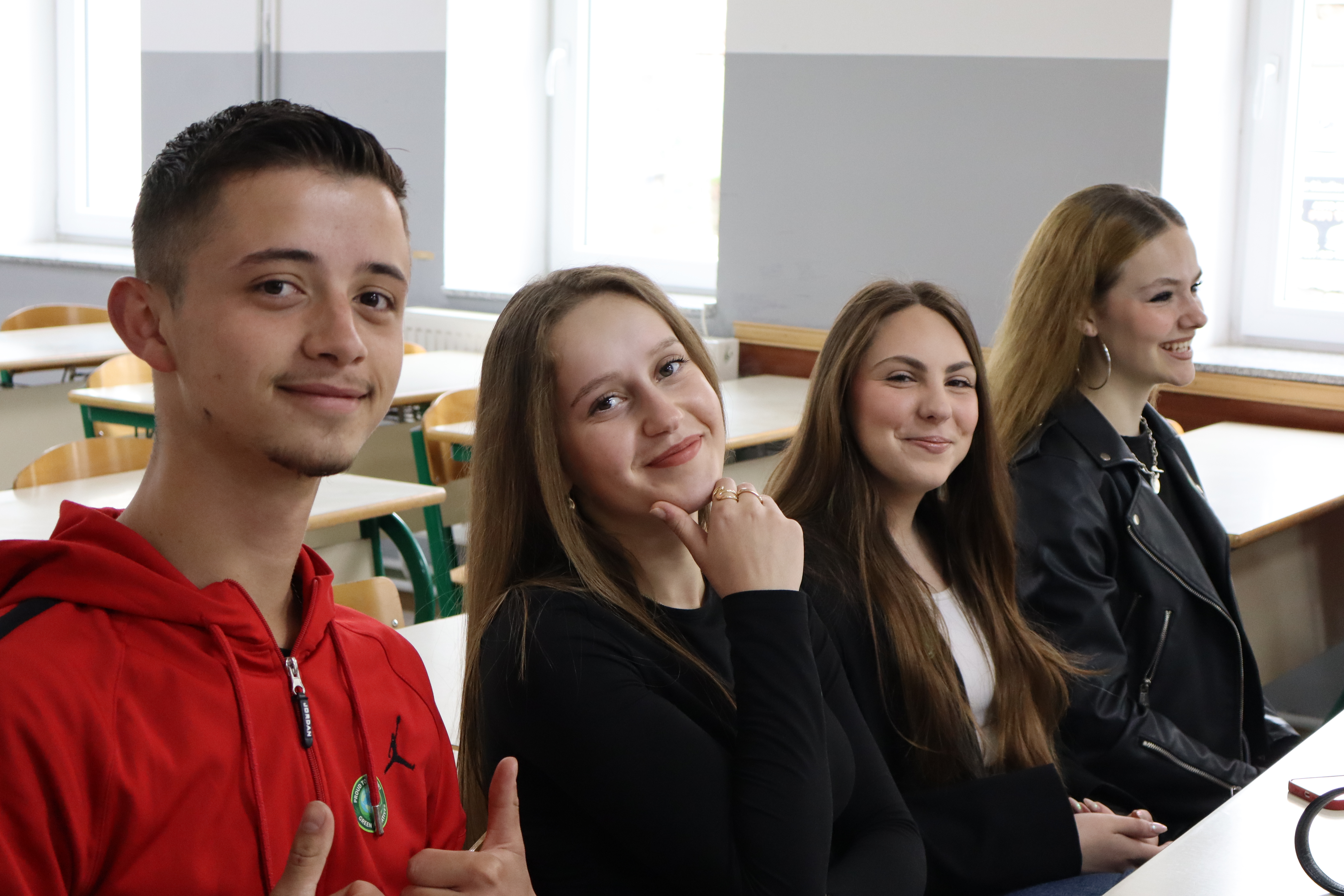 Studentët prezantojnë ide për biznese të gjelbra në UHZ, Pejë – Gara për Ide të Gjelbra