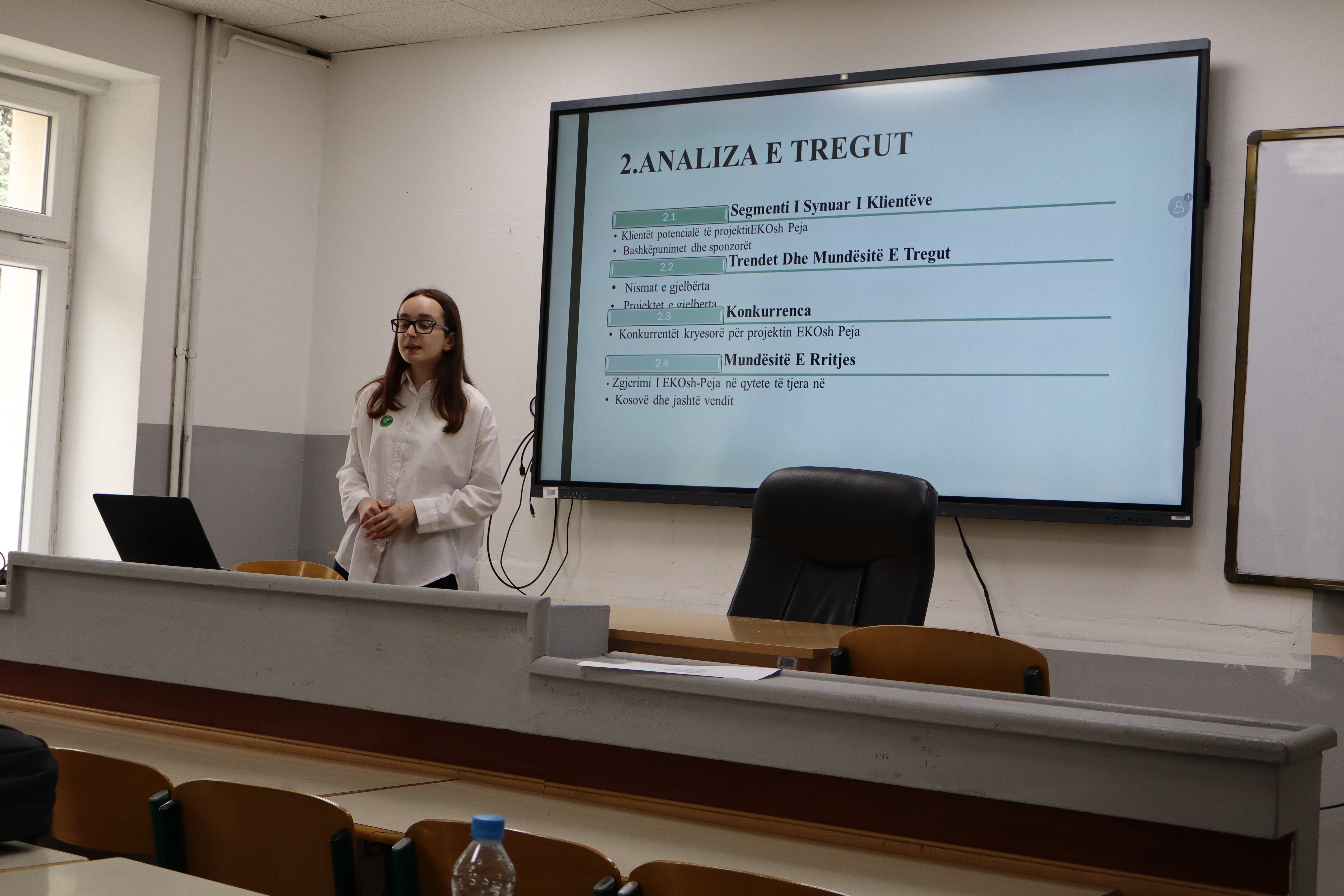 Studentët prezantojnë ide për biznese të gjelbra në UHZ, Pejë – Gara për Ide të Gjelbra