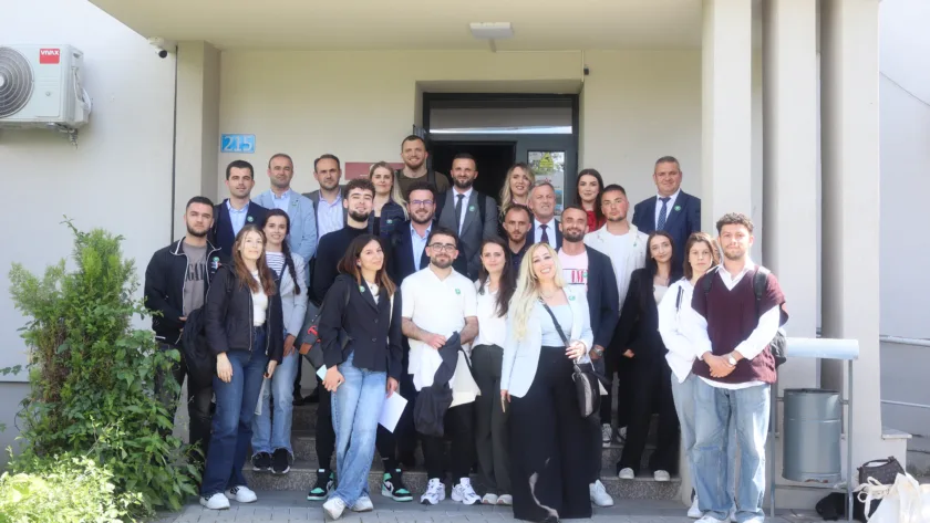 Studentët prezantojnë ide për biznese të gjelbra në UHZ, Pejë – Gara për Ide të Gjelbra