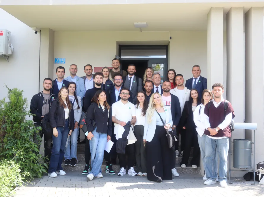 Studentët prezantojnë ide për biznese të gjelbra në UHZ, Pejë – Gara për Ide të Gjelbra