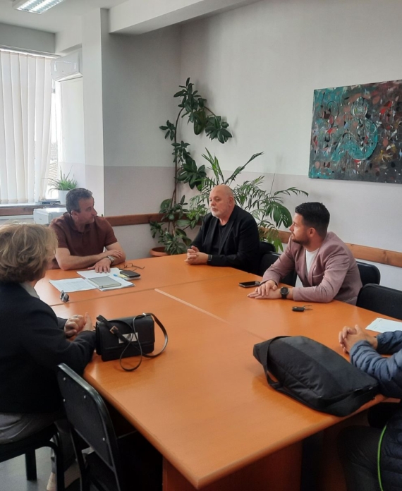 Përfaqësuesit e UHZ gjatë vizitës në SHMT “Rifat Gjota” në Pejë