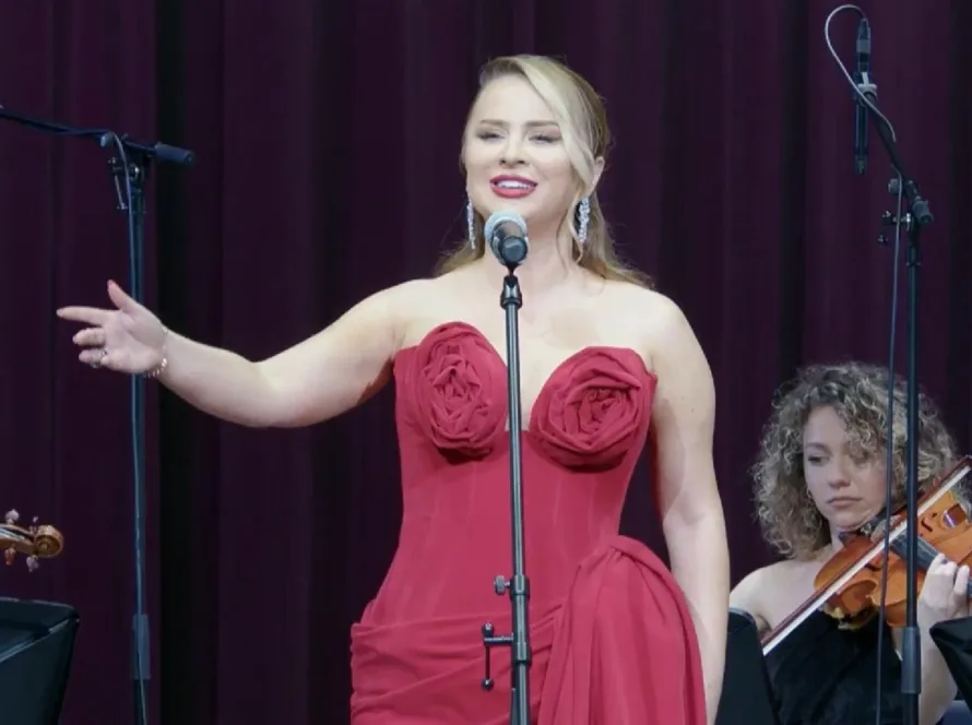 Prof. Adelina Paloja gjatë koncertit në Tokyo – Universiteti Haxhi Zeka