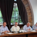 UNIVERSITETI “HAXHI ZEKA” AVANCON PROCESIN E HARTIMIT TE STATUTIT TË RI
