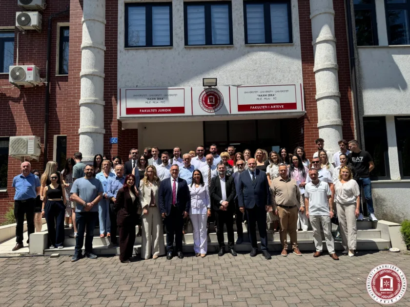Universiteti “Haxhi Zeka” përmbyll me sukses Universitetin e Pestë Ndërkombëtar Veror – UNISUM 2026