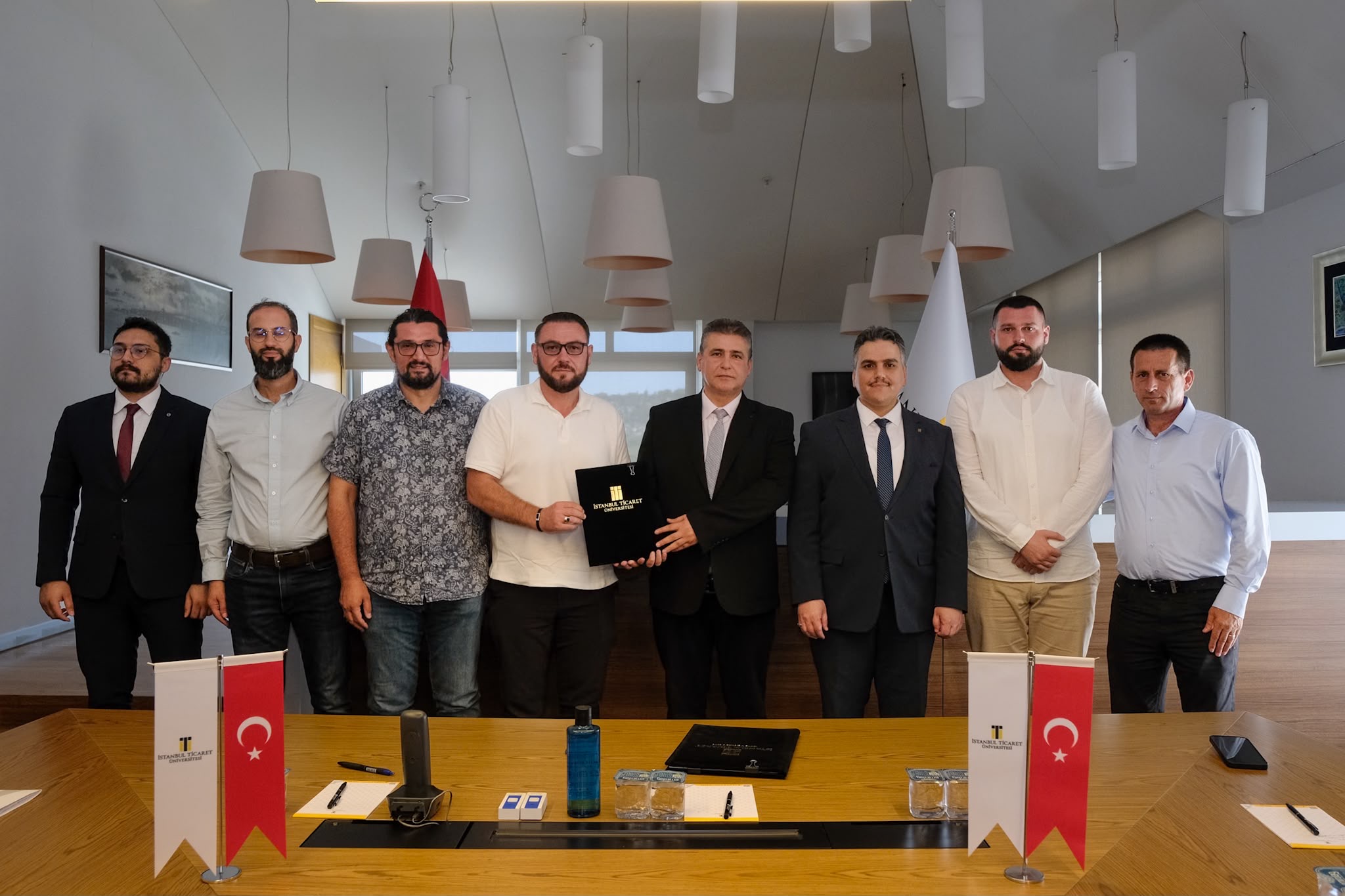 Një tjetër sukses i madh për Universitetin Haxhi Zeka, Fakulteti Juridik nënshkruan Memorandum Bashkëpunimi me İstanbul Ticaret University